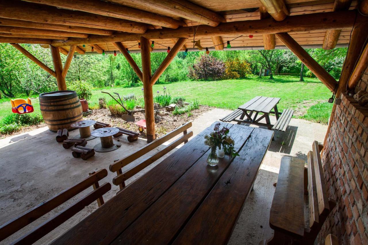 Na Okic - A Private Forest Oasis Sveti Martin pod Okicem Exterior foto